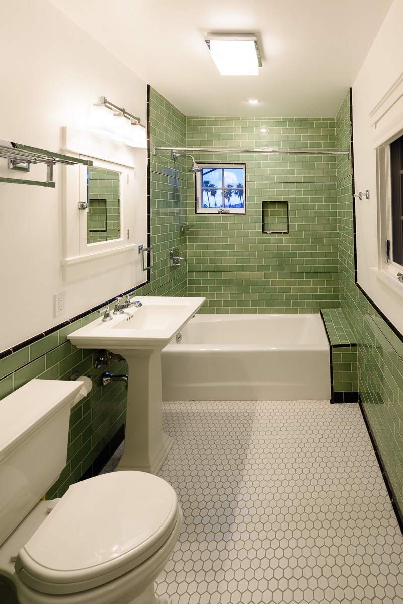  New period style fixtures, porcelain & tile. 